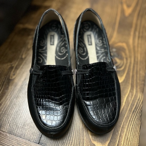 Propet Loafer Slip-Ons - Picture 2 of 6